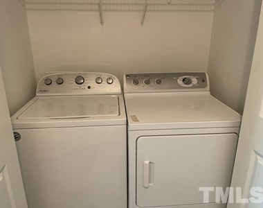 804 Walnut Woods Drive - Photo Thumbnail 7