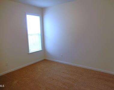 270 Oak Park Boulevard - Photo Thumbnail 18