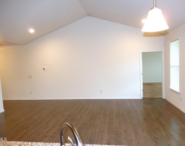 270 Oak Park Boulevard - Photo Thumbnail 6