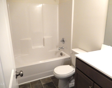 270 Oak Park Boulevard - Photo Thumbnail 21