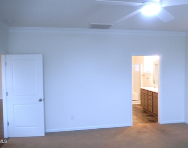 270 Oak Park Boulevard - Photo Thumbnail 14