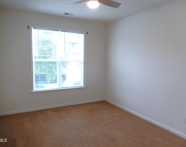 270 Oak Park Boulevard - Photo Thumbnail 19