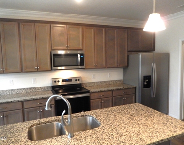 270 Oak Park Boulevard - Photo Thumbnail 11