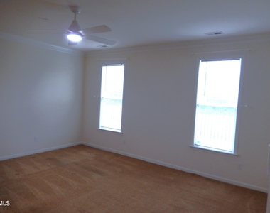 270 Oak Park Boulevard - Photo Thumbnail 13