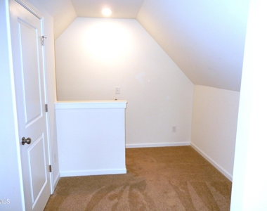 270 Oak Park Boulevard - Photo Thumbnail 23