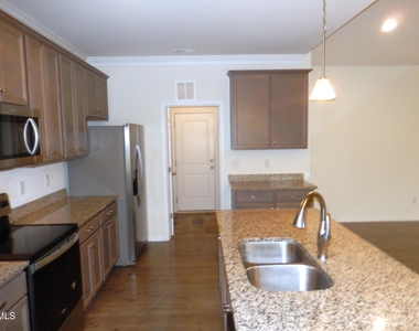 270 Oak Park Boulevard - Photo Thumbnail 9