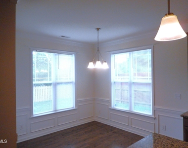 270 Oak Park Boulevard - Photo Thumbnail 8