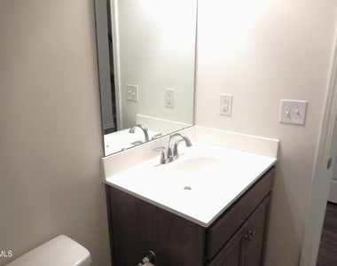 270 Oak Park Boulevard - Photo Thumbnail 20