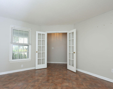112 Buena Vista Drive - Photo Thumbnail 24