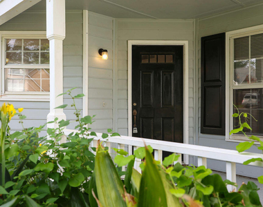 112 Buena Vista Drive - Photo Thumbnail 4