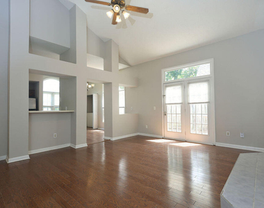 112 Buena Vista Drive - Photo Thumbnail 10