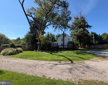 1247 Phoenixville Pike - Photo Thumbnail 4