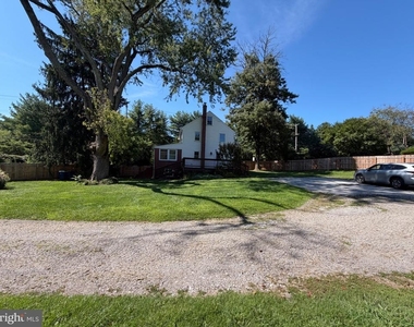 1247 Phoenixville Pike - Photo Thumbnail 3