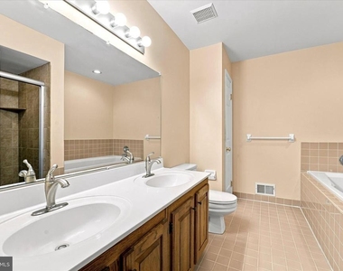 302 Brighton Circle - Photo Thumbnail 22