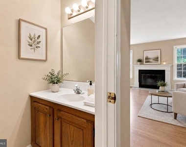 302 Brighton Circle - Photo Thumbnail 12