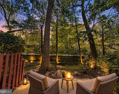 302 Brighton Circle - Photo Thumbnail 5