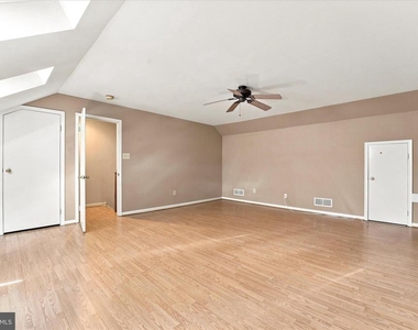 302 Brighton Circle - Photo Thumbnail 31