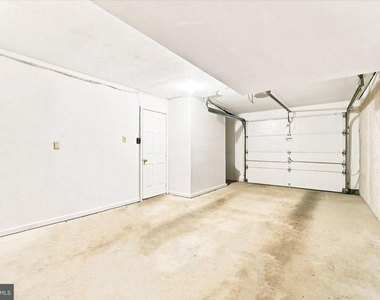 302 Brighton Circle - Photo Thumbnail 33