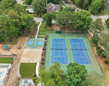 206 Wendover Lane - Photo Thumbnail 6
