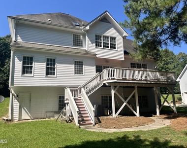206 Wendover Lane - Photo Thumbnail 2