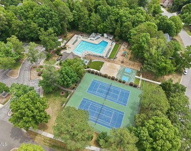 206 Wendover Lane - Photo Thumbnail 4