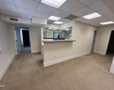 206 Wendover Lane - Photo Thumbnail 23