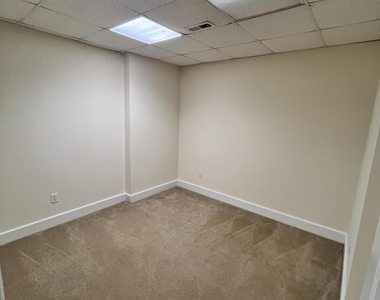206 Wendover Lane - Photo Thumbnail 26