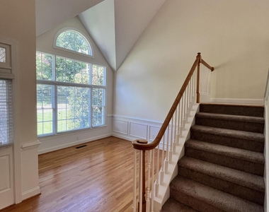206 Wendover Lane - Photo Thumbnail 9