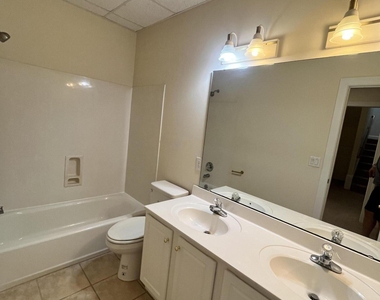 206 Wendover Lane - Photo Thumbnail 25
