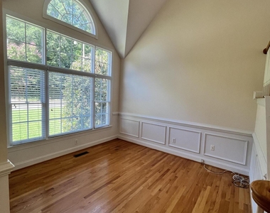 206 Wendover Lane - Photo Thumbnail 11