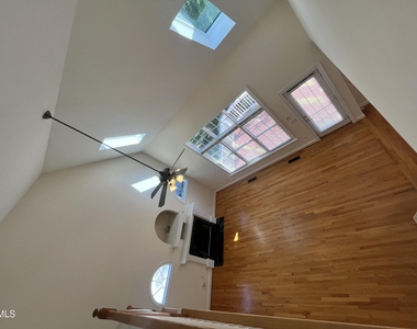 206 Wendover Lane - Photo Thumbnail 21