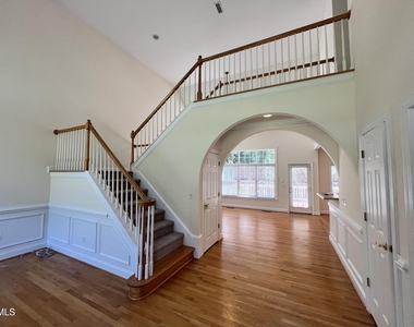206 Wendover Lane - Photo Thumbnail 12