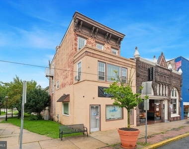 208 E Lincoln Highway - Photo Thumbnail 2