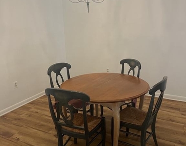 217 Valley Stream Lane - Photo Thumbnail 8