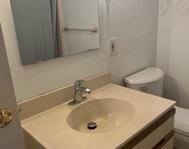 217 Valley Stream Lane - Photo Thumbnail 14