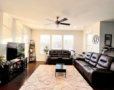 1204 Craigmeade Drive - Photo Thumbnail 4