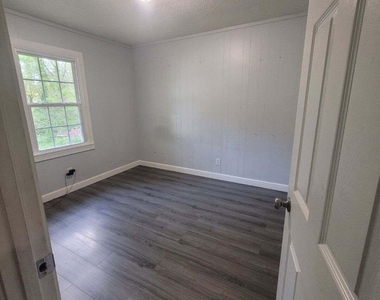 691 Boddie Street - Photo Thumbnail 5