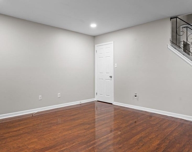 5431 Yarmouth Road - Photo Thumbnail 2