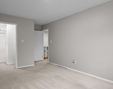 5431 Yarmouth Road - Photo Thumbnail 16
