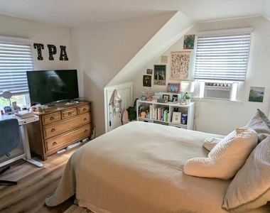 18 Steinway Avenue - Photo Thumbnail 15