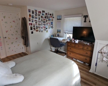 18 Steinway Avenue - Photo Thumbnail 17