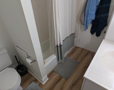 18 Steinway Avenue - Photo Thumbnail 12