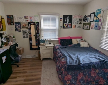 18 Steinway Avenue - Photo Thumbnail 10