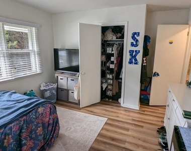 18 Steinway Avenue - Photo Thumbnail 11
