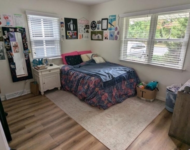 18 Steinway Avenue - Photo Thumbnail 9