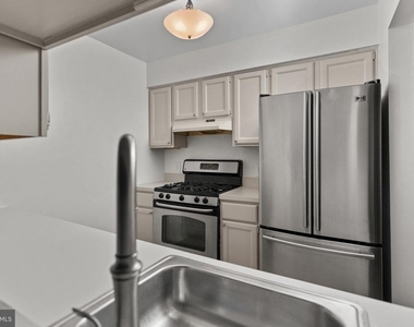 36 Gena Court - Photo Thumbnail 9