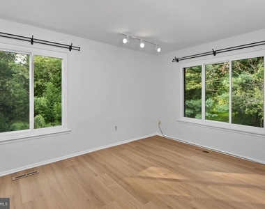 36 Gena Court - Photo Thumbnail 12