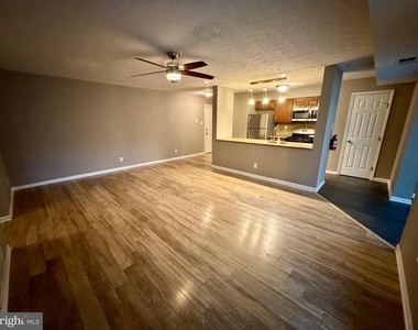 7 Kenwood Drive - Photo Thumbnail 3