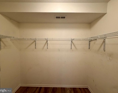 7 Kenwood Drive - Photo Thumbnail 12