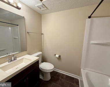 7 Kenwood Drive - Photo Thumbnail 13